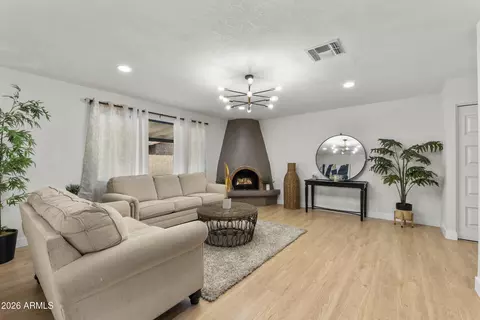 Living - 14214 N 36th Ave, Phoenix, AZ 85053 photo 3 of 4