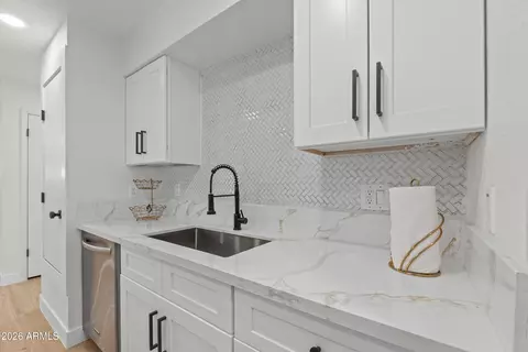 Kitchen - 14214 N 36th Ave, Phoenix, AZ 85053 photo 2 of 4