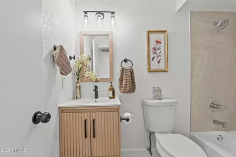 Bath - 14214 N 36th Ave, Phoenix, AZ 85053 photo 4 of 4