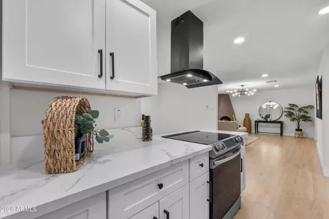 Kitchen - 14214 N 36th Ave, Phoenix, AZ 85053 photo 3 of 4