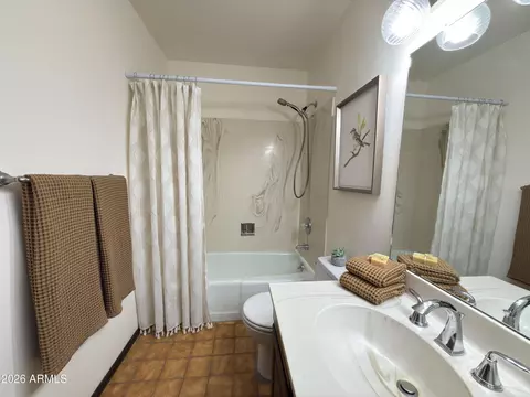 Bath - 2102 E Alameda Dr, Tempe, AZ 85282 photo 4 of 5