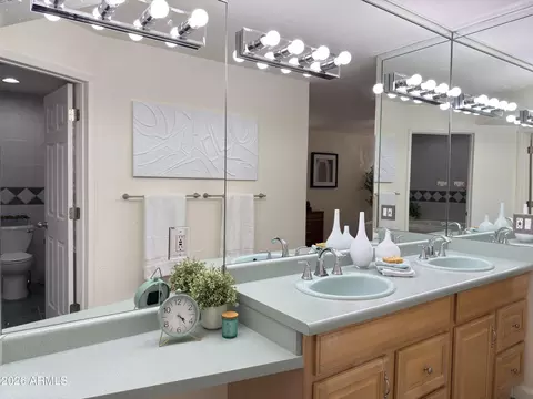 Bath - 2102 E Alameda Dr, Tempe, AZ 85282 photo 1 of 5