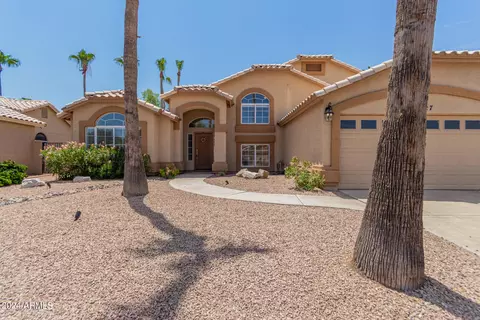 927 W Grand Caymen Dr, Gilbert, AZ 85233
