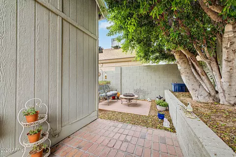 Exterior - 510 E Wescott Dr, Phoenix, AZ 85024 photo 3 of 4