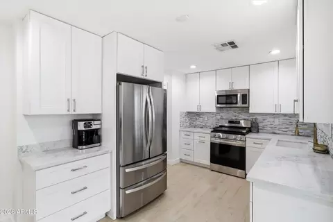 1708 E Mclellan Blvd, Phoenix, AZ 85016 photo 9