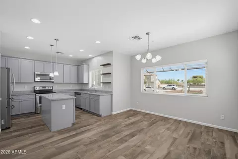 7227 S 17th Dr, Phoenix, AZ 85041 photo 6