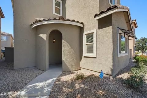 7227 S 17th Dr, Phoenix, AZ 85041 photo 3