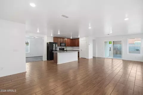 5817 S 30th Gln, Phoenix, AZ 85041 photo 4