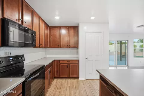 5817 S 30th Gln, Phoenix, AZ 85041 photo 7