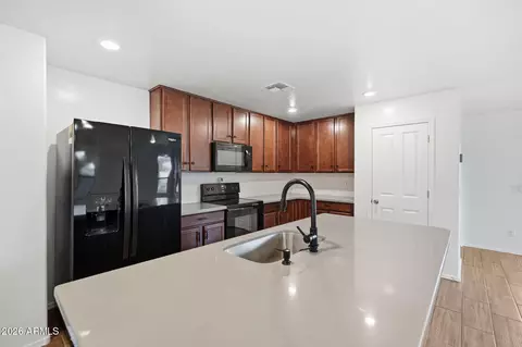 5817 S 30th Gln, Phoenix, AZ 85041 photo 8