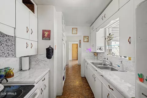 Kitchen - 1823 W Campbell Ave, Phoenix, AZ 85015 photo 3 of 4