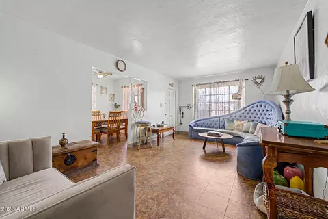 Living - 1823 W Campbell Ave, Phoenix, AZ 85015 photo 2 of 3