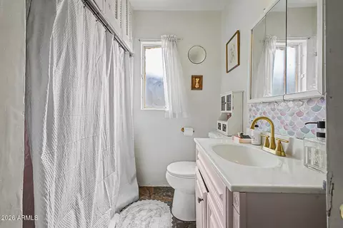 Bath - 1823 W Campbell Ave, Phoenix, AZ 85015 photo 2 of 2
