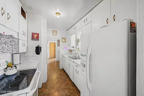 Kitchen - 1823 W Campbell Ave, Phoenix, AZ 85015 photo 2 of 4