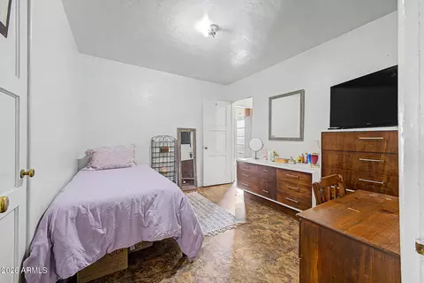 Bedroom - 1823 W Campbell Ave, Phoenix, AZ 85015 photo 6 of 8