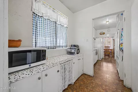 Kitchen - 1823 W Campbell Ave, Phoenix, AZ 85015 photo 4 of 4