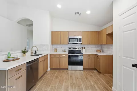 6126 E Roland St, Mesa, AZ 85215
