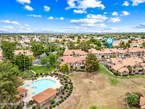 View/Area - 1633 E Lakeside Dr #165, Gilbert, AZ 85234 photo 4 of 7