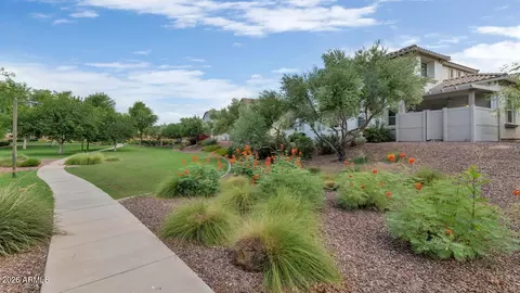 Exterior - 2157 W Scully Dr, Phoenix, AZ 85023 photo 3 of 7