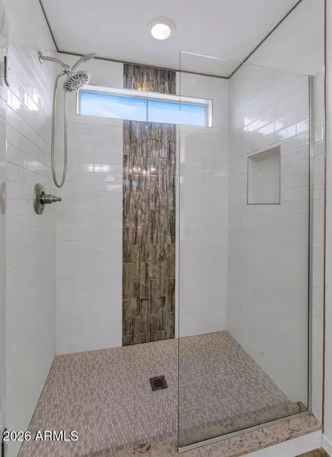 Bath - 2157 W Scully Dr, Phoenix, AZ 85023 photo 2 of 4