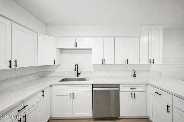 3505 E Campbell Ave #11, Phoenix, AZ 85018