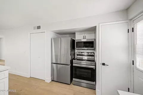 Kitchen - 3505 E Campbell Ave #11, Phoenix, AZ 85018 photo 4 of 4