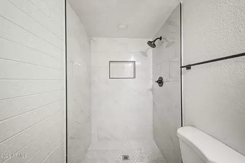 Bath - 3505 E Campbell Ave #11, Phoenix, AZ 85018 photo 2 of 4