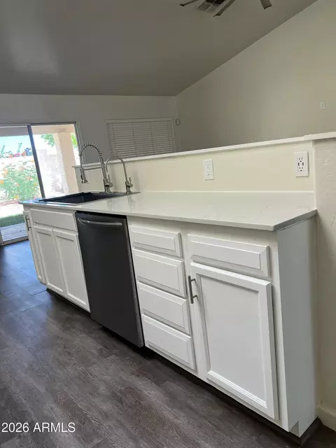 Other - 910 S Paradise Dr, Gilbert, AZ 85233 photo 5 of 37
