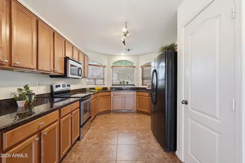 Kitchen - 2956 E Shady Spring Trl, Phoenix, AZ 85024 photo 4 of 4