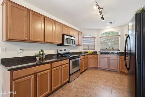 Kitchen - 2956 E Shady Spring Trl, Phoenix, AZ 85024 photo 3 of 4