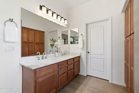 Bath - 2956 E Shady Spring Trl, Phoenix, AZ 85024 photo 1 of 3