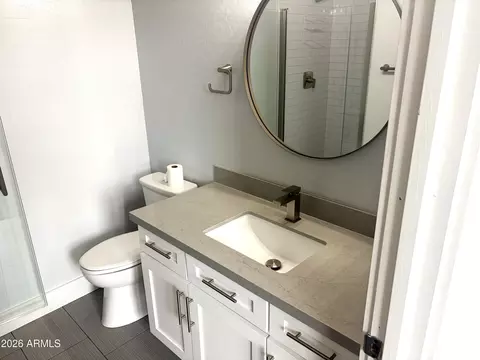 Bath - 3125 E Linda Ln, Gilbert, AZ 85234 photo 2 of 10