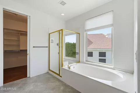 Bath - 1257 E Voltaire Ave, Phoenix, AZ 85022 photo 1 of 4