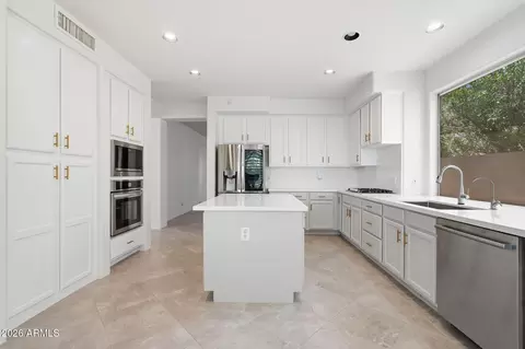 Kitchen - 1257 E Voltaire Ave, Phoenix, AZ 85022 photo 2 of 4
