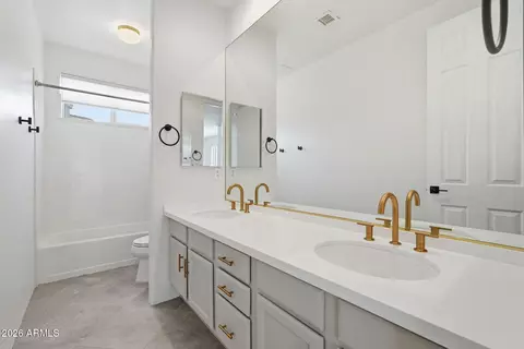 Bath - 1257 E Voltaire Ave, Phoenix, AZ 85022 photo 4 of 4