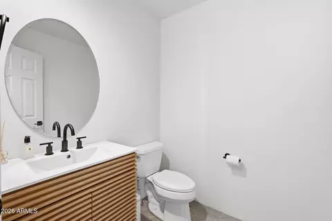 Bath - 1257 E Voltaire Ave, Phoenix, AZ 85022 photo 3 of 4