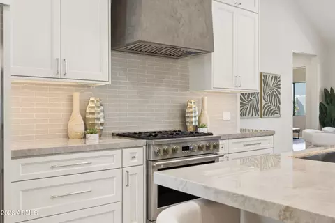 Kitchen - 3210 E Oregon Ave, Phoenix, AZ 85018 photo 6 of 11