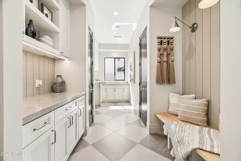 Entry Way - 3210 E Oregon Ave, Phoenix, AZ 85018 photo 5 of 11