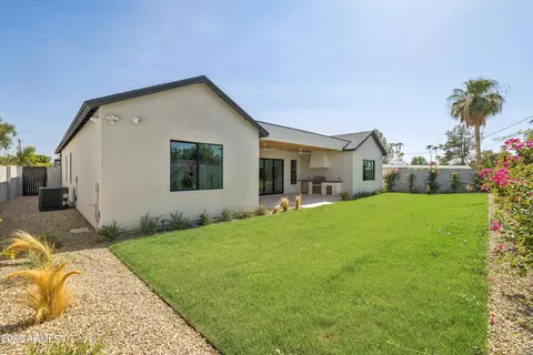 Exterior - 3210 E Oregon Ave, Phoenix, AZ 85018 photo 9 of 11