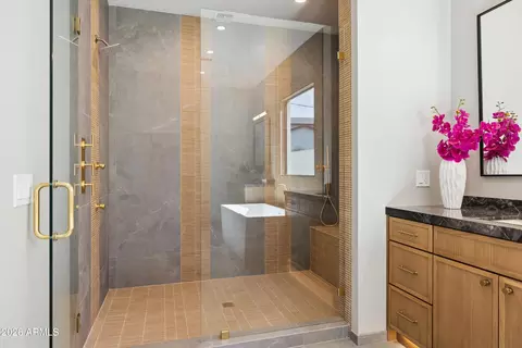 Bath - 3210 E Oregon Ave, Phoenix, AZ 85018 photo 7 of 20