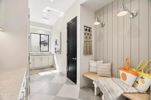 Entry Way - 3210 E Oregon Ave, Phoenix, AZ 85018 photo 6 of 11