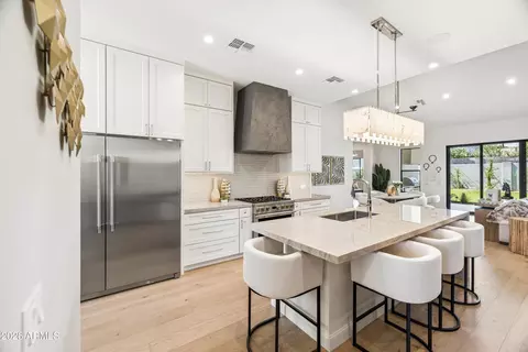 Kitchen - 3210 E Oregon Ave, Phoenix, AZ 85018 photo 5 of 11