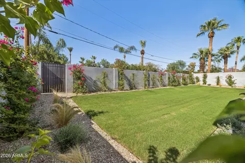 Exterior - 3210 E Oregon Ave, Phoenix, AZ 85018 photo 6 of 11