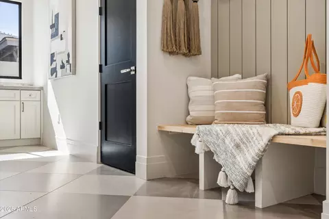 Entry Way - 3210 E Oregon Ave, Phoenix, AZ 85018 photo 7 of 11