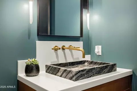 Bath - 3210 E Oregon Ave, Phoenix, AZ 85018 photo 14 of 20