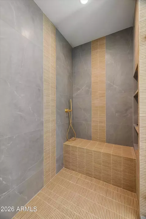 Bath - 3210 E Oregon Ave, Phoenix, AZ 85018 photo 8 of 20