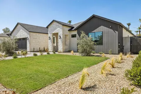 Exterior - 3210 E Oregon Ave, Phoenix, AZ 85018 photo 3 of 11