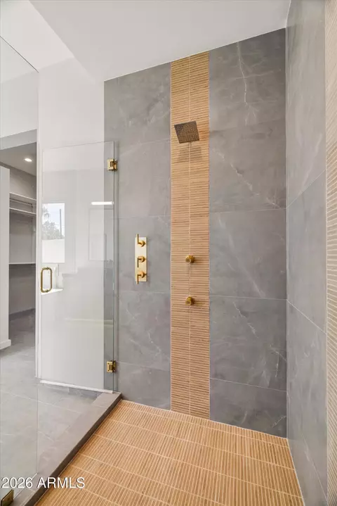 Bath - 3210 E Oregon Ave, Phoenix, AZ 85018 photo 9 of 20