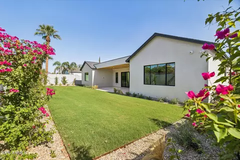 Exterior - 3210 E Oregon Ave, Phoenix, AZ 85018 photo 7 of 11