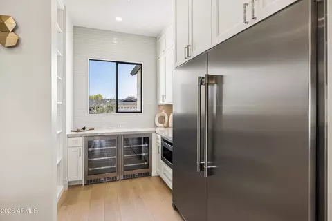 Kitchen - 3210 E Oregon Ave, Phoenix, AZ 85018 photo 3 of 11